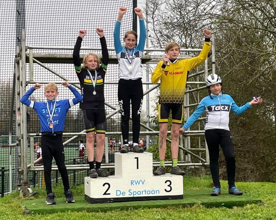 podium cat. 7